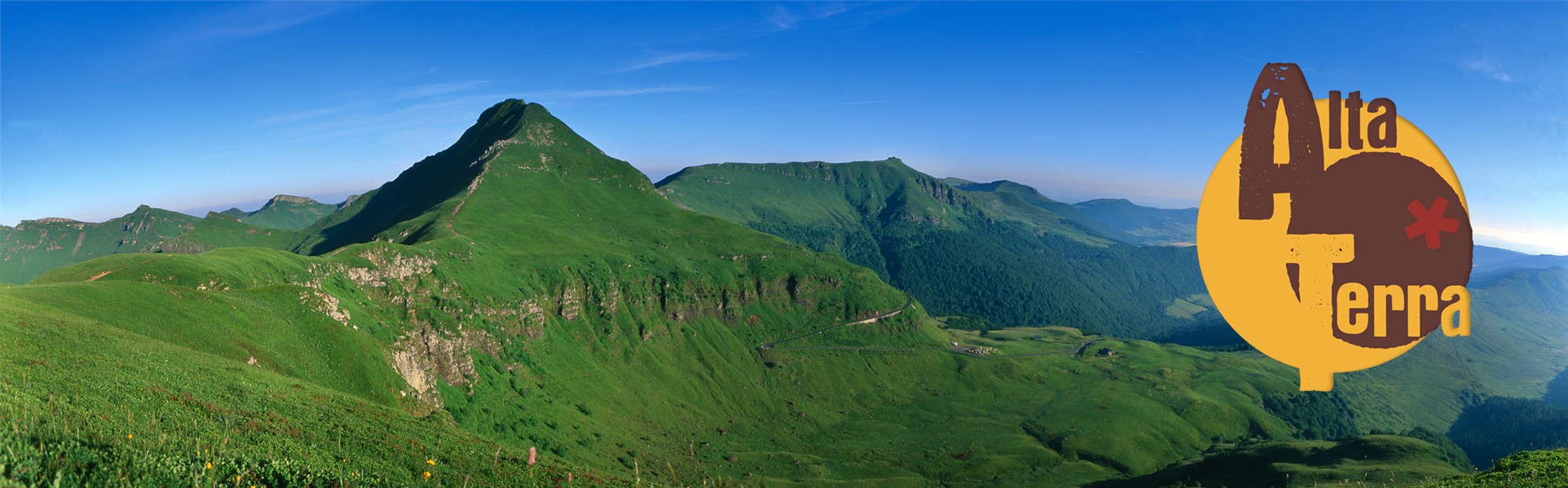 Le Puy Mary au coeur du massif cantalien. Photo ©Gilles Chabrier